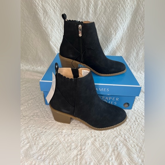 Draper James Shoes - Draper James "Elle" Heeled Booties in Black, size 7, NIB/NWT!